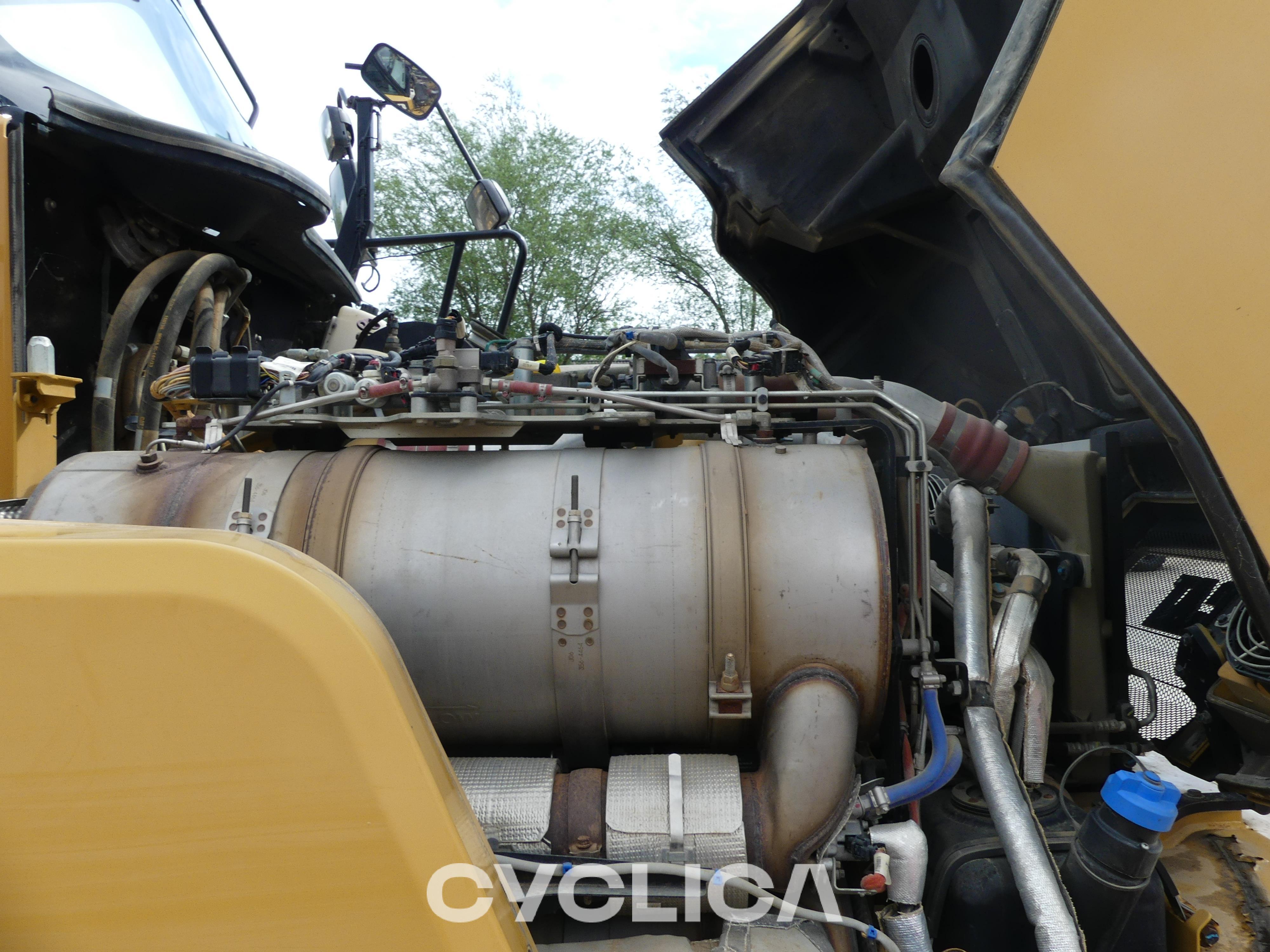 Damperi i zglobni kamioni  730C2 2T400208 - 9