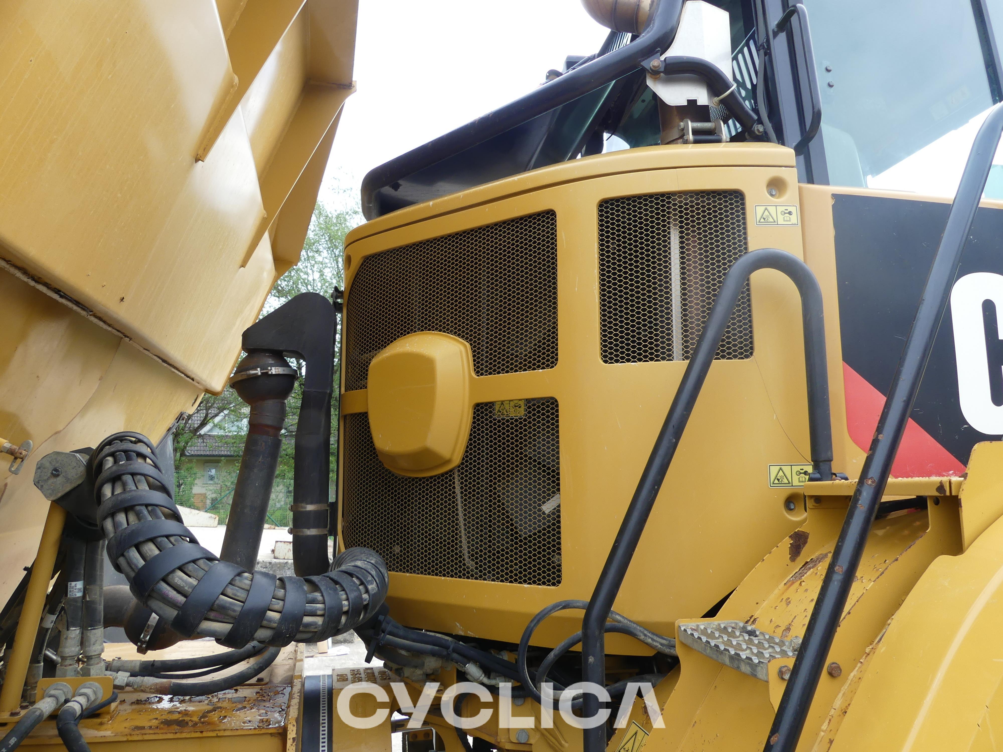 Damperi i zglobni kamioni  730C2 2T400208 - 11
