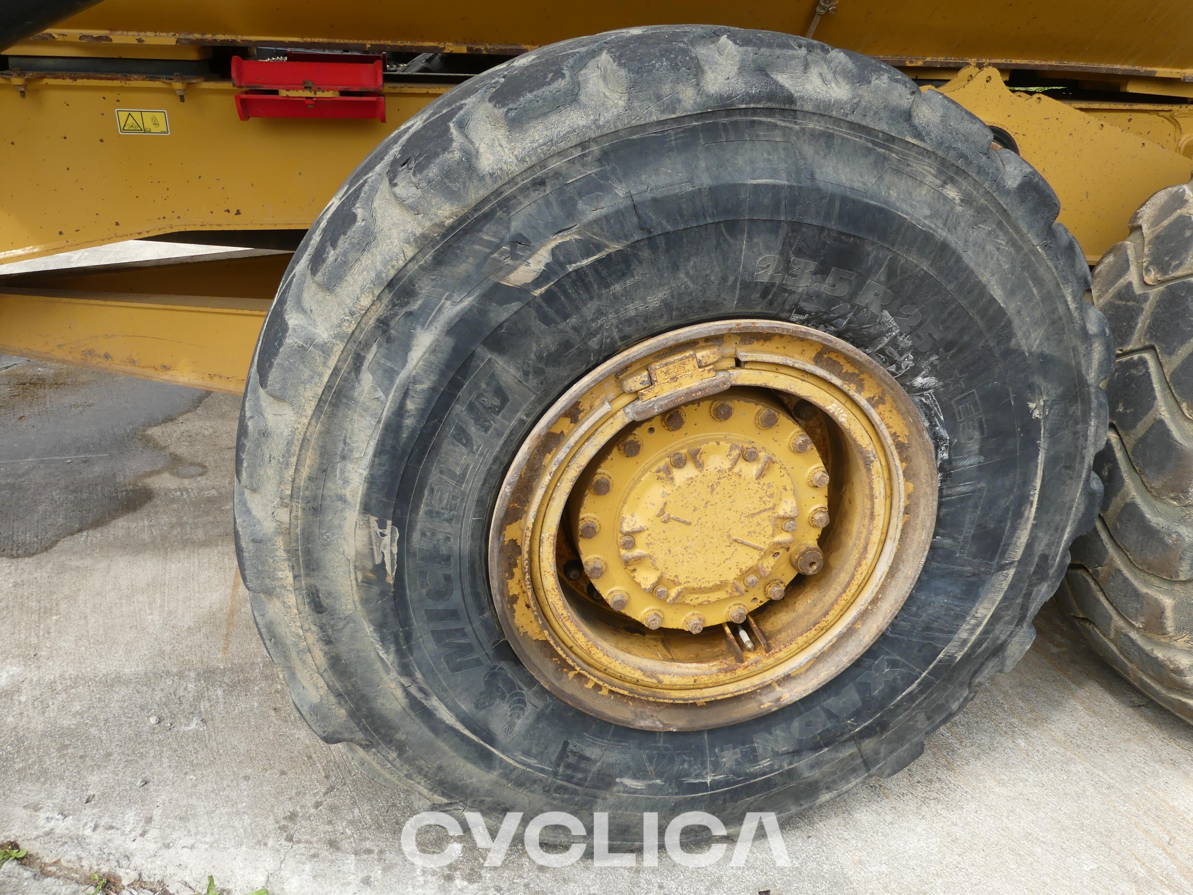 Damperi i zglobni kamioni  730C2 2T400208 - 16