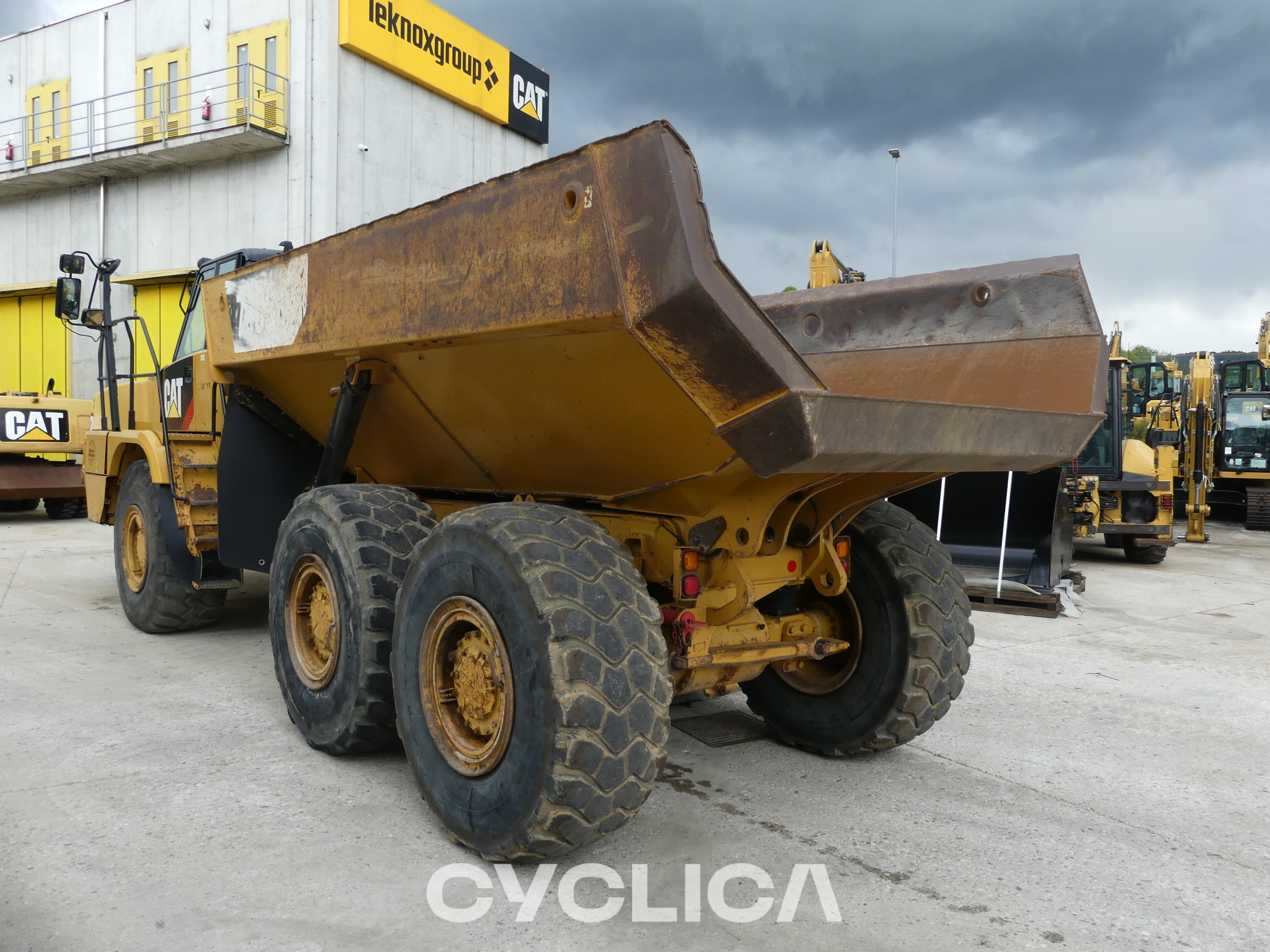 Damperi i zglobni kamioni  730C2 2T400208 - 19