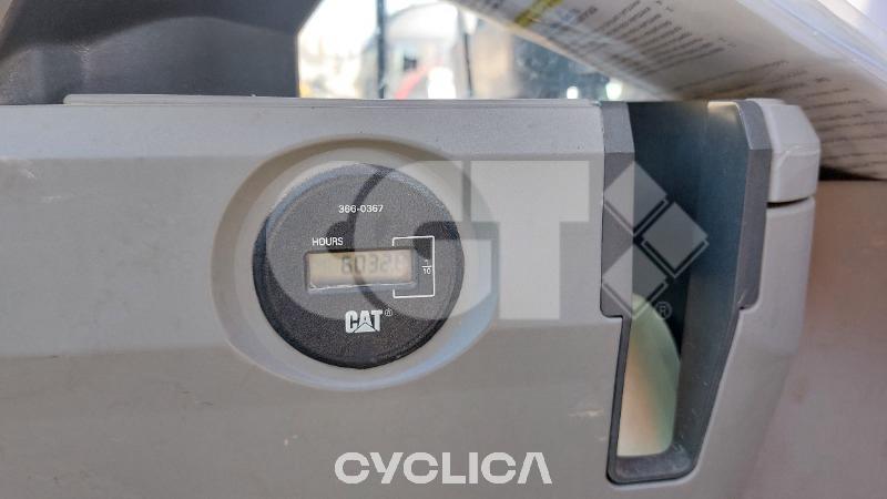 Bageri gusjeničari  323F MFY20038 - 19