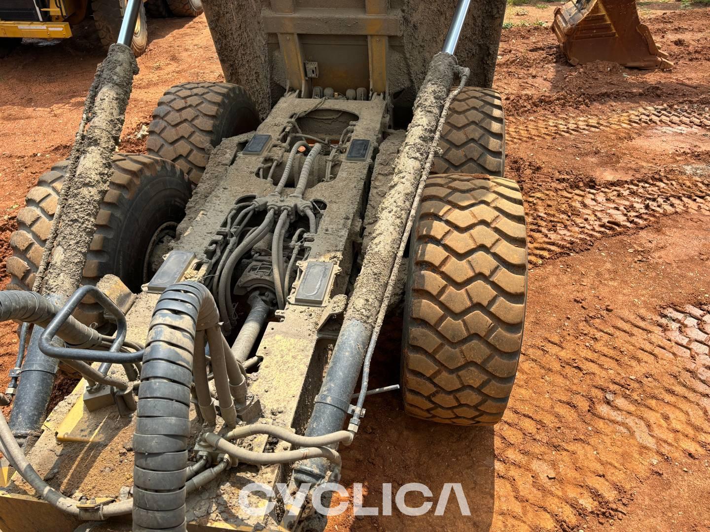 Dumpers y camiones articulados  740-04GC 3F800274 - 17