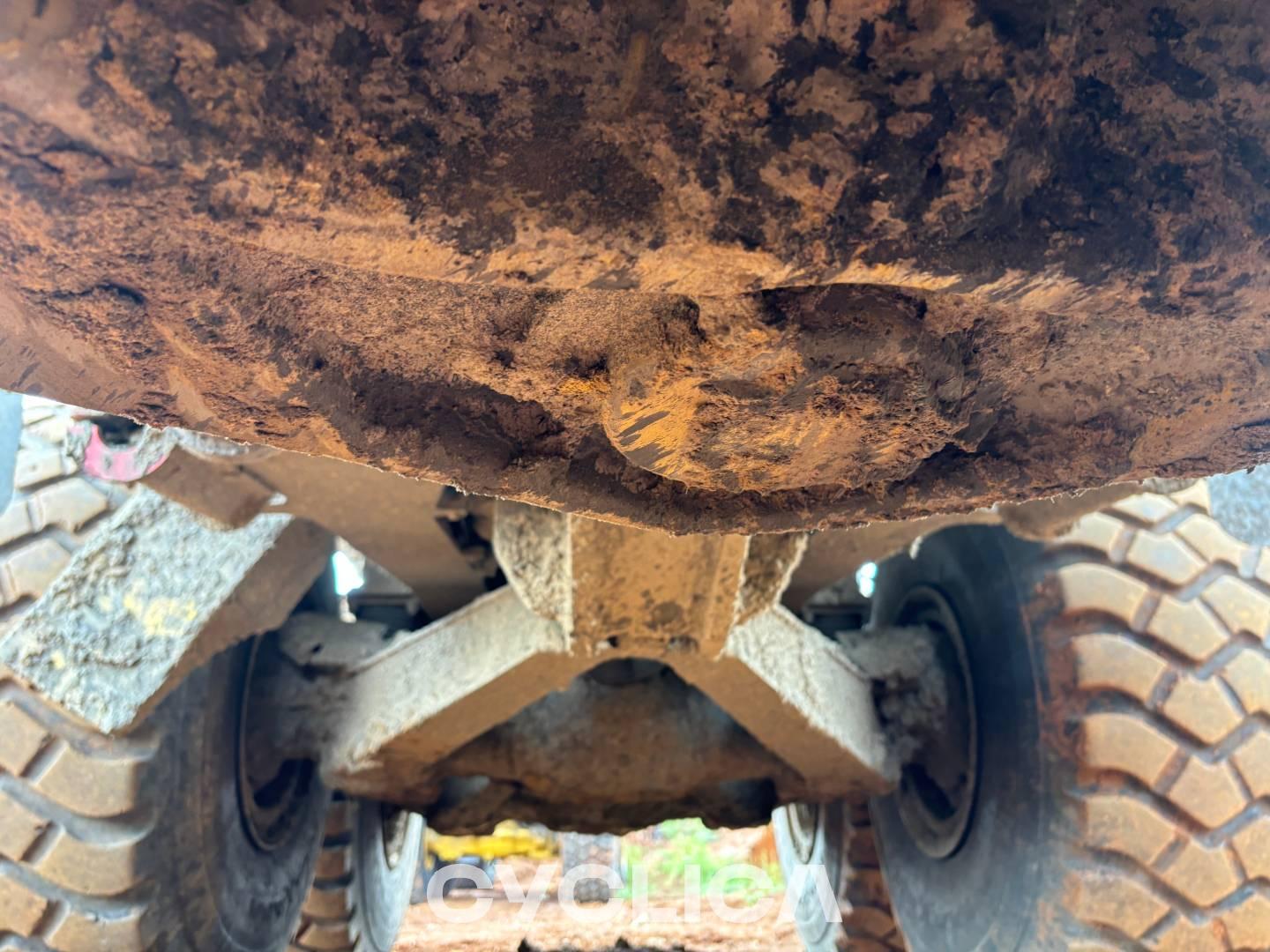 Dumpers y camiones articulados  740-04GC 3F800274 - 21