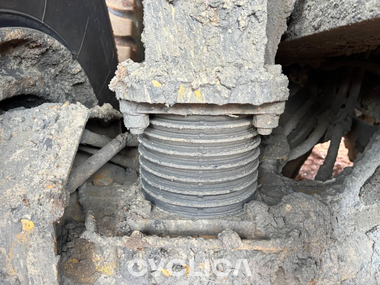 Dumpers y camiones articulados  740-04GC 3F800274 - 23