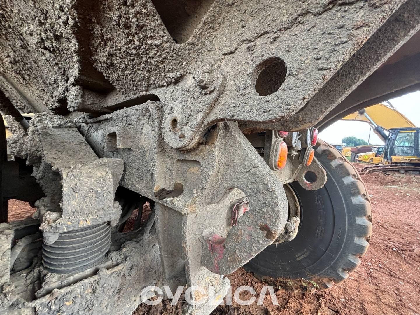 Dumpers y camiones articulados  740-04GC 3F800274 - 26