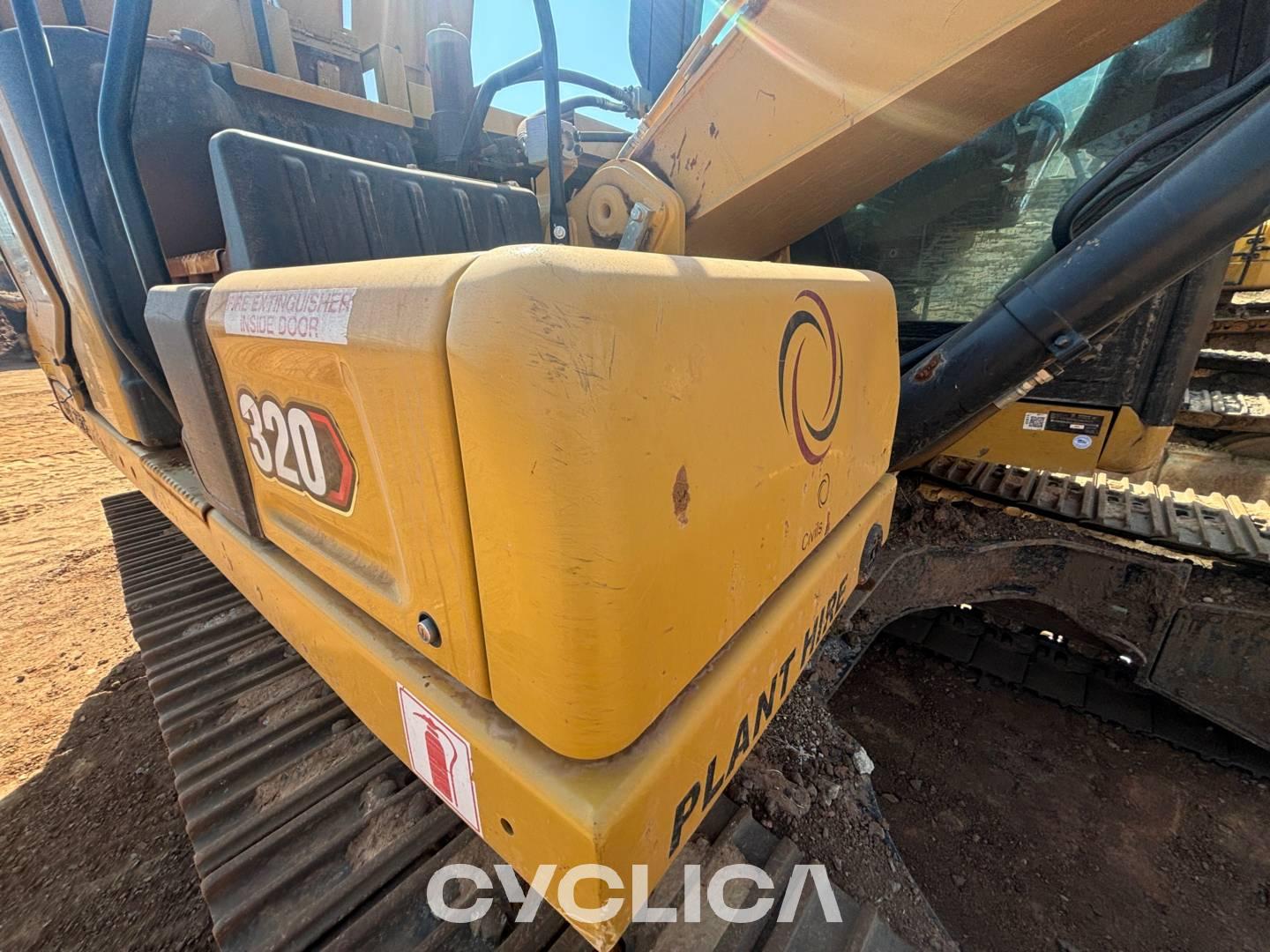 Eskavatorë me Zinxhirë  320-07 ZBN40457 - 20