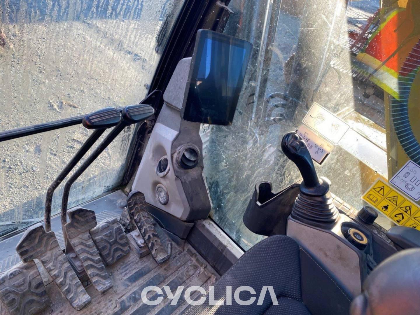 Crawler excavators  330-07 WCH20468 - 15