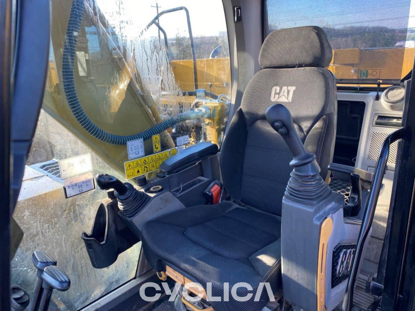 Crawler excavators  330-07 WCH20468 - 14