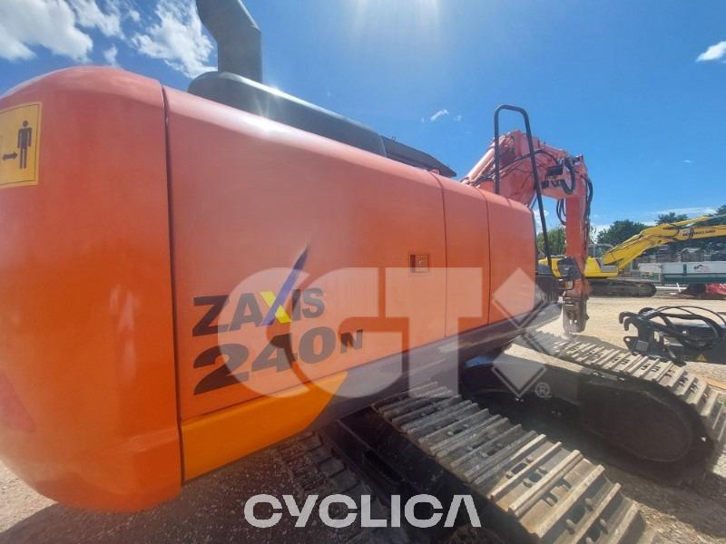 Eskavatorë me Zinxhirë  ZX240 5YL00700### - 4