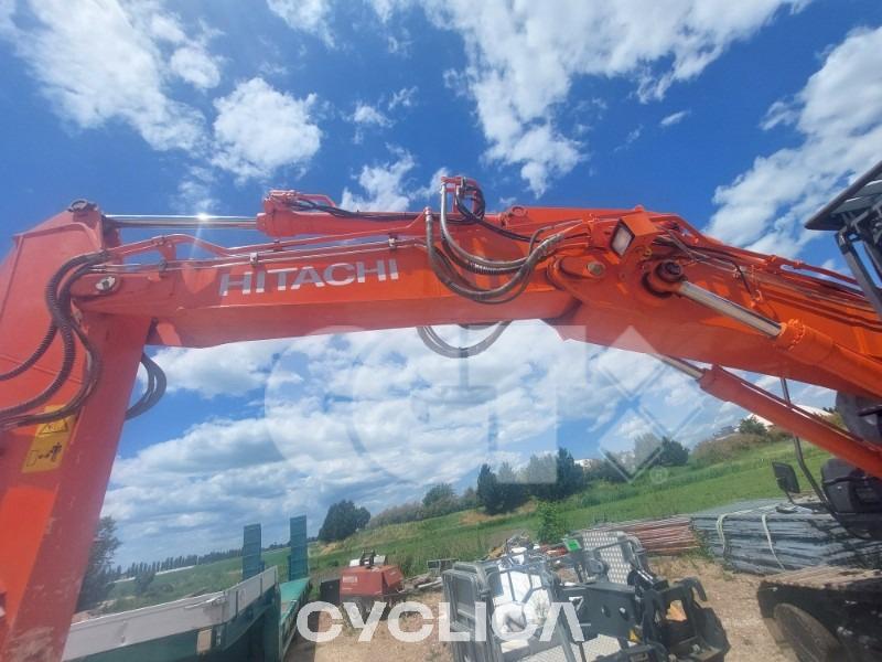 Eskavatorë me Zinxhirë  ZX240 5YL00700### - 6