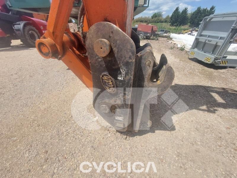 Eskavatorë me Zinxhirë  ZX240 5YL00700### - 8