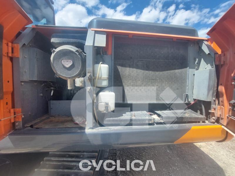 Eskavatorë me Zinxhirë  ZX240 5YL00700### - 10