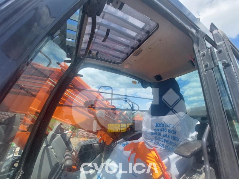 Eskavatorë me Zinxhirë  ZX240 5YL00700### - 18