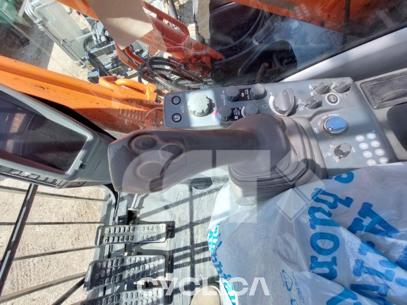 Eskavatorë me Zinxhirë  ZX240 5YL00700### - 22