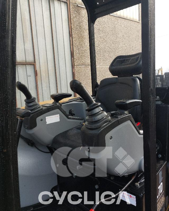 Escavadora de rastos  302.7DCR LJL05254 - 12
