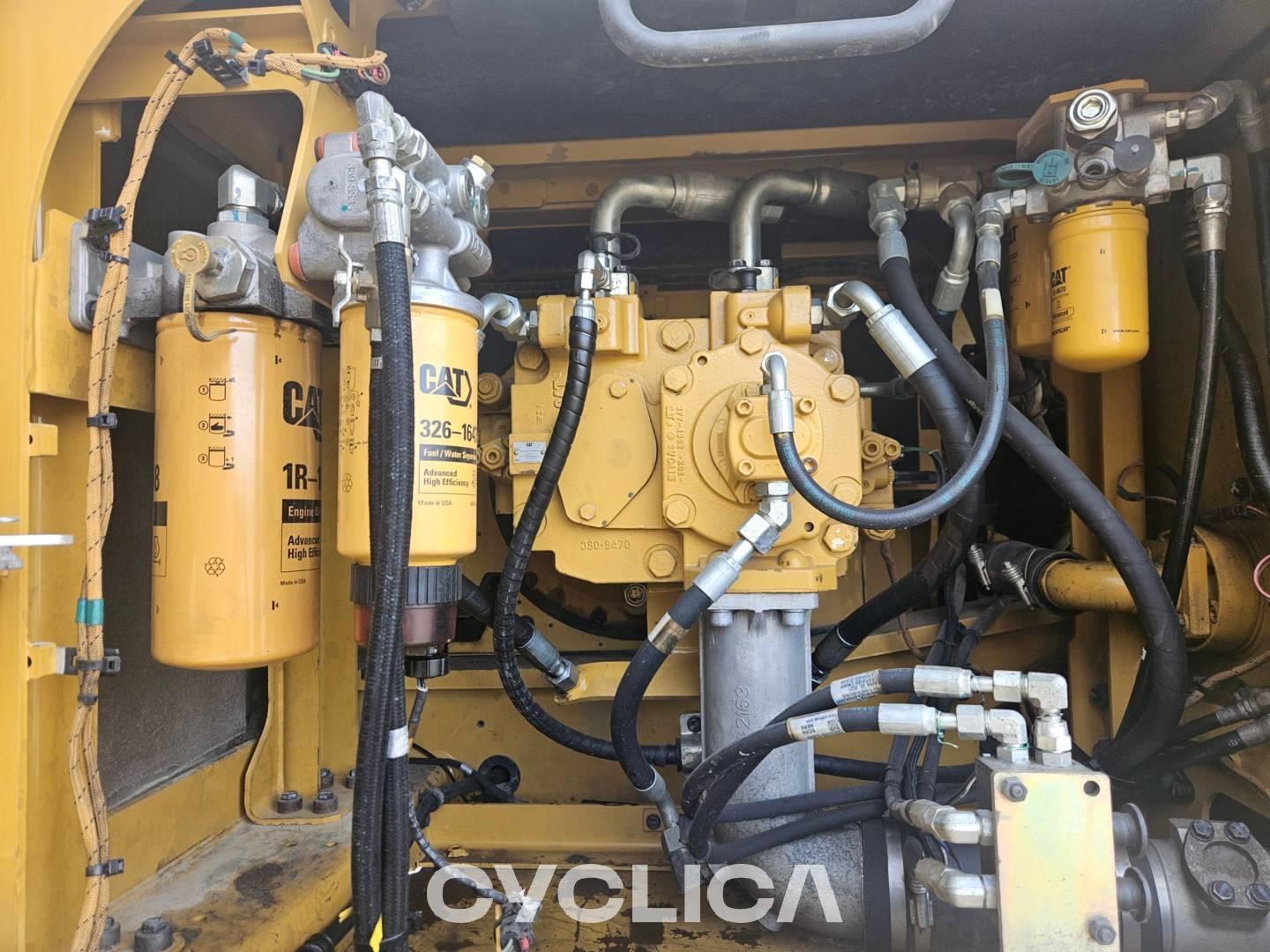 Eskavatorë me Zinxhirë  336FL RKB10125 - 15