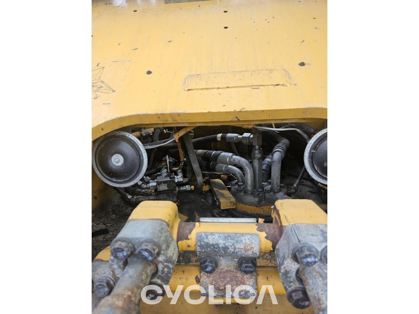 Eskavatorë me Zinxhirë  336FL RKB10125 - 17