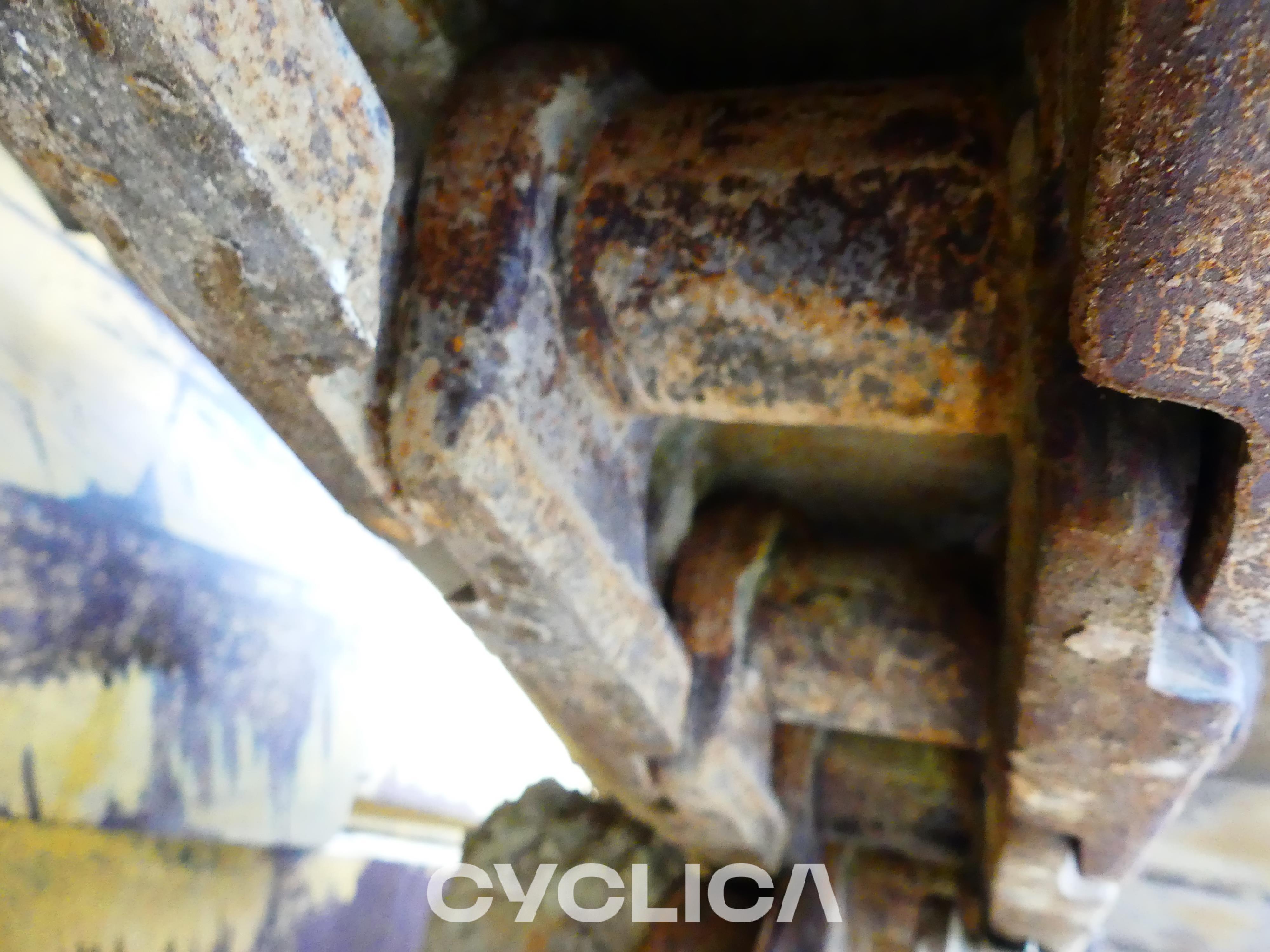 Bulldozers and crawler tractors  D6T XL 2B300179 - 18
