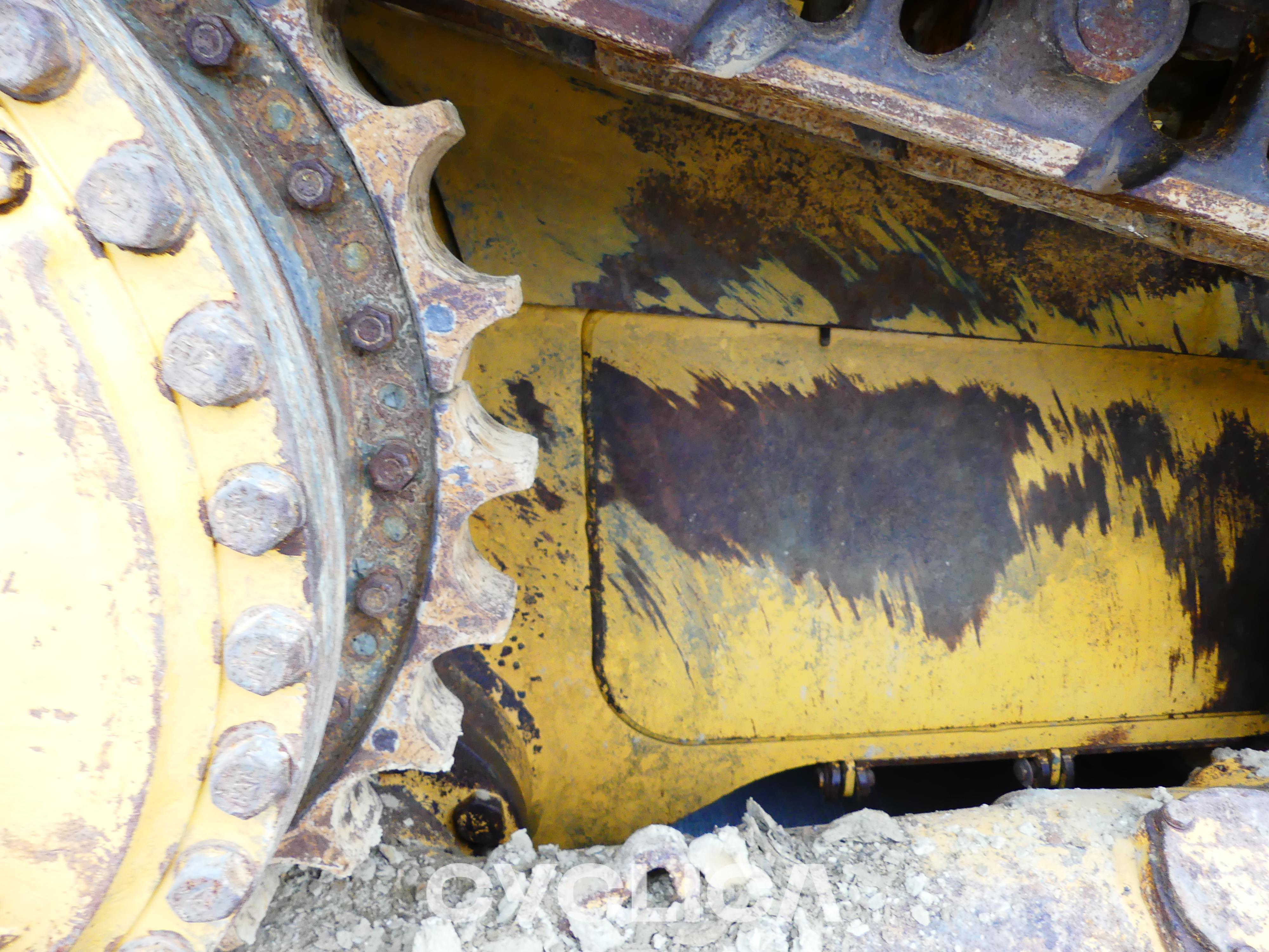 Bulldozers and crawler tractors  D6T XL 2B300179 - 19