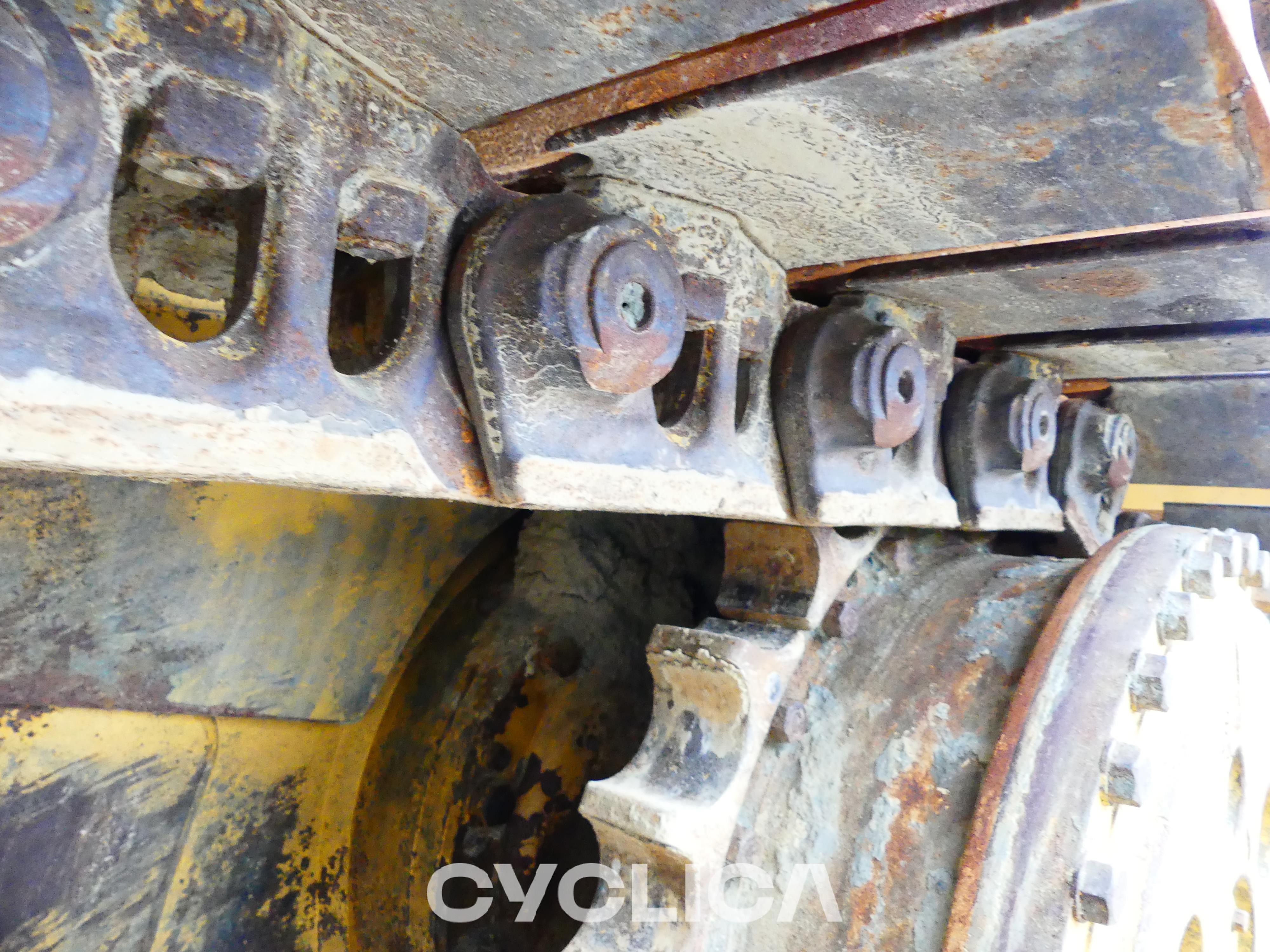 Bulldozers and crawler tractors  D6T XL 2B300179 - 20