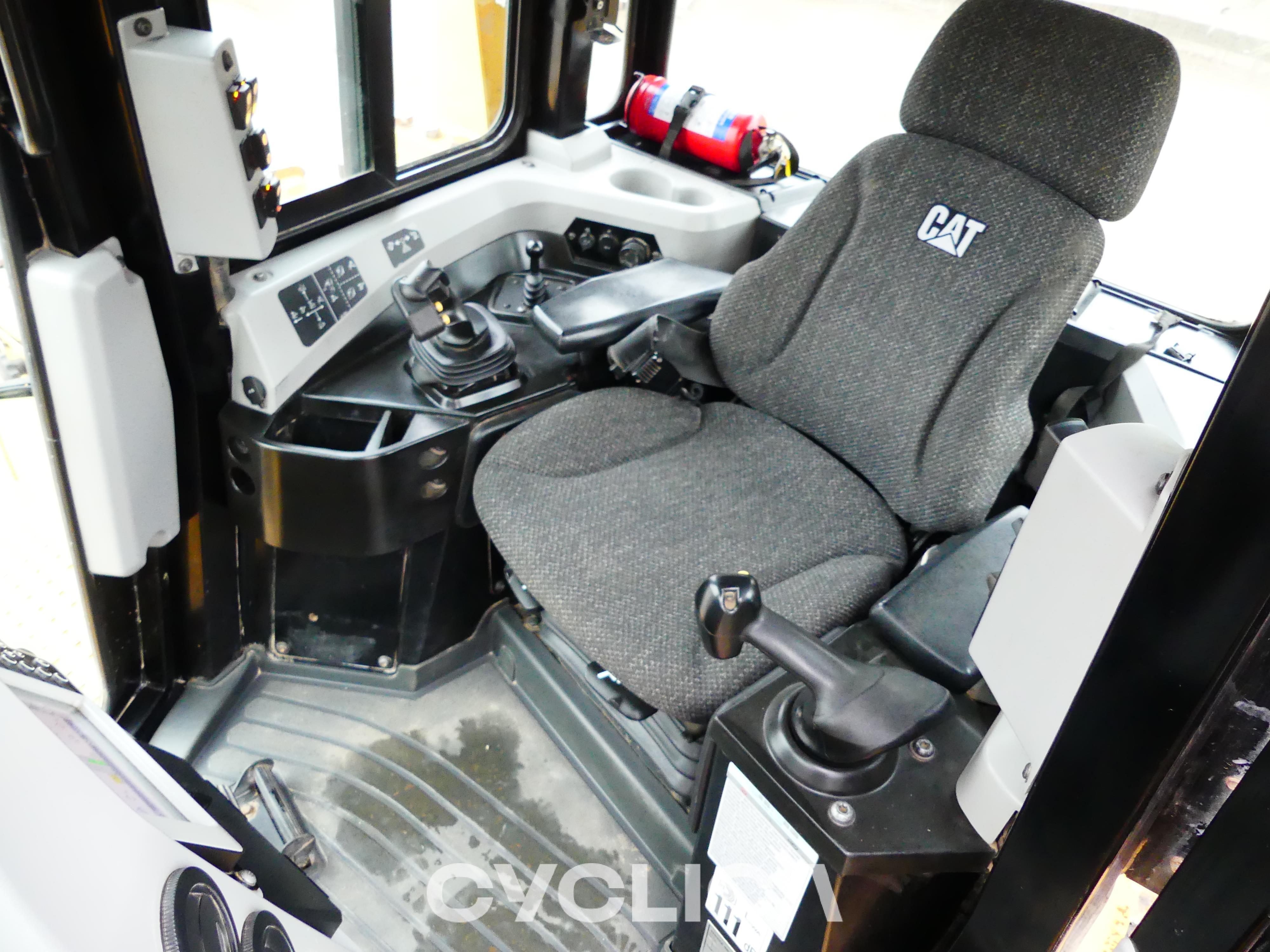 Bulldozers and crawler tractors  D6T XL 2B300179 - 7