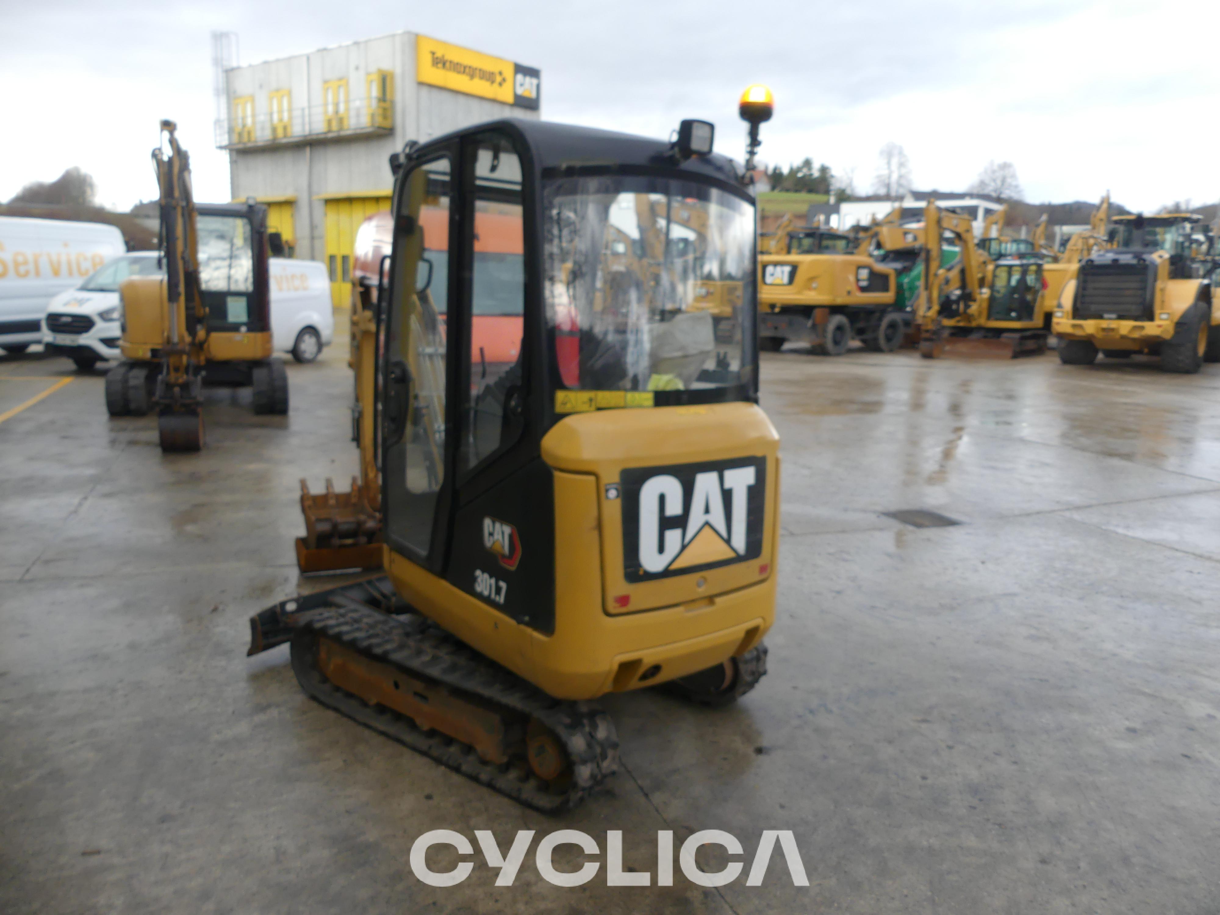 Eskavatorë me Zinxhirë  301.7D LJH05470 - 9