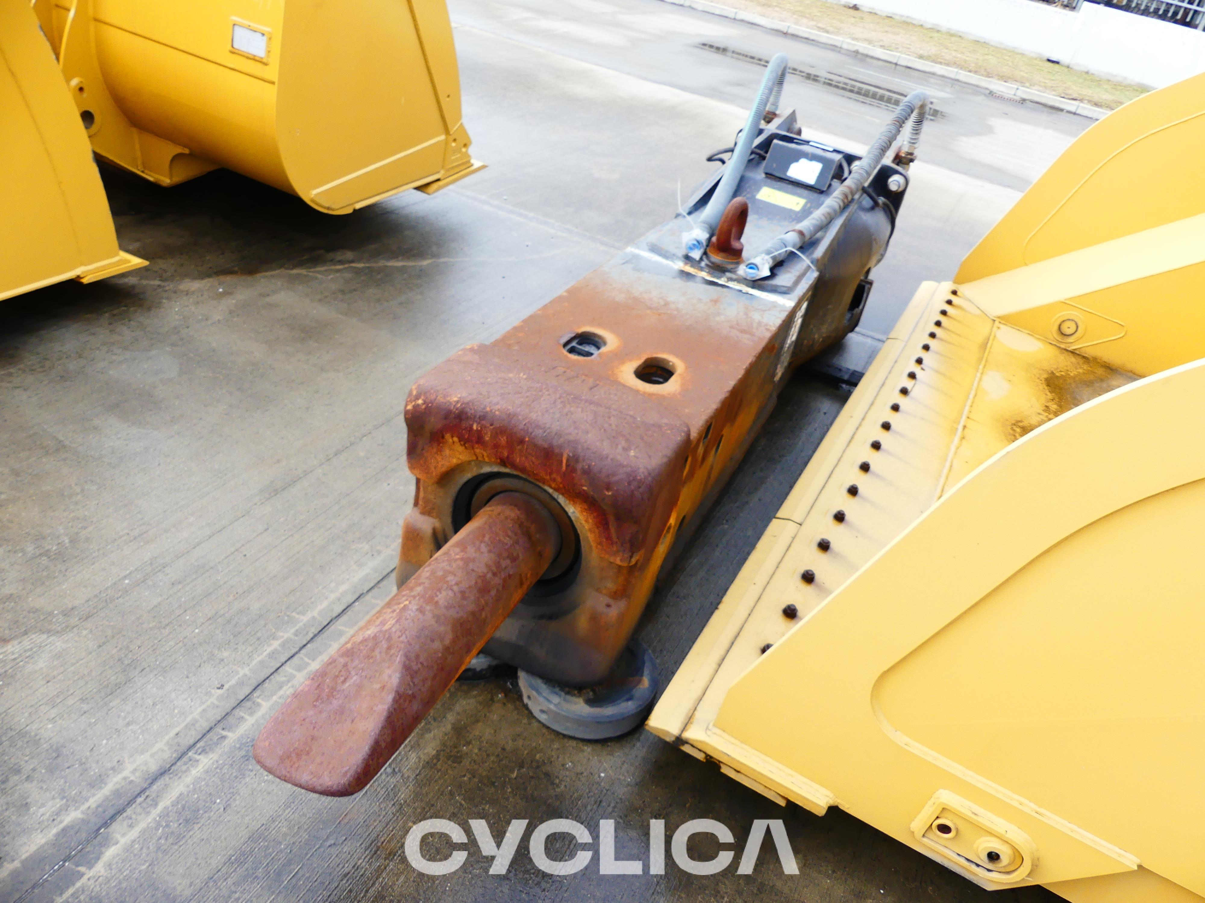 Other used construction equipment  H180 W9C00143 - 4