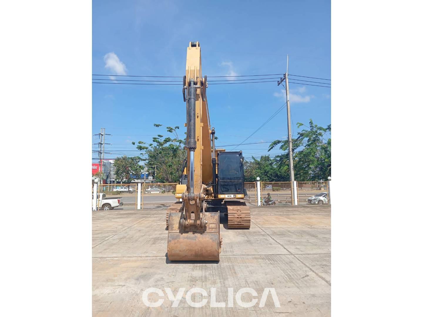 Eskavatorë me Zinxhirë  320-07GC DKJ22744 - 1