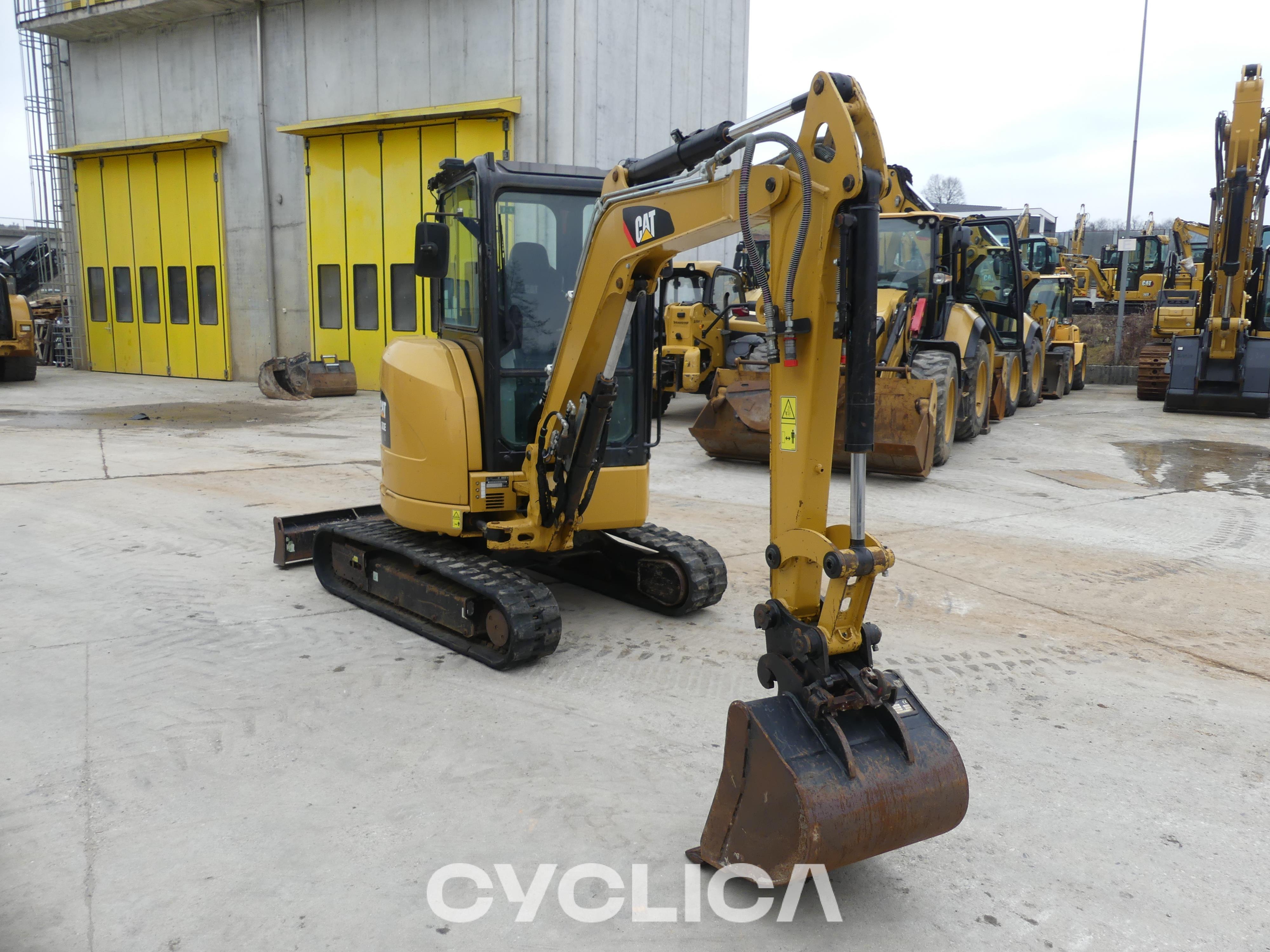 Eskavatorë me Zinxhirë  303E CR SGE00744 - 20