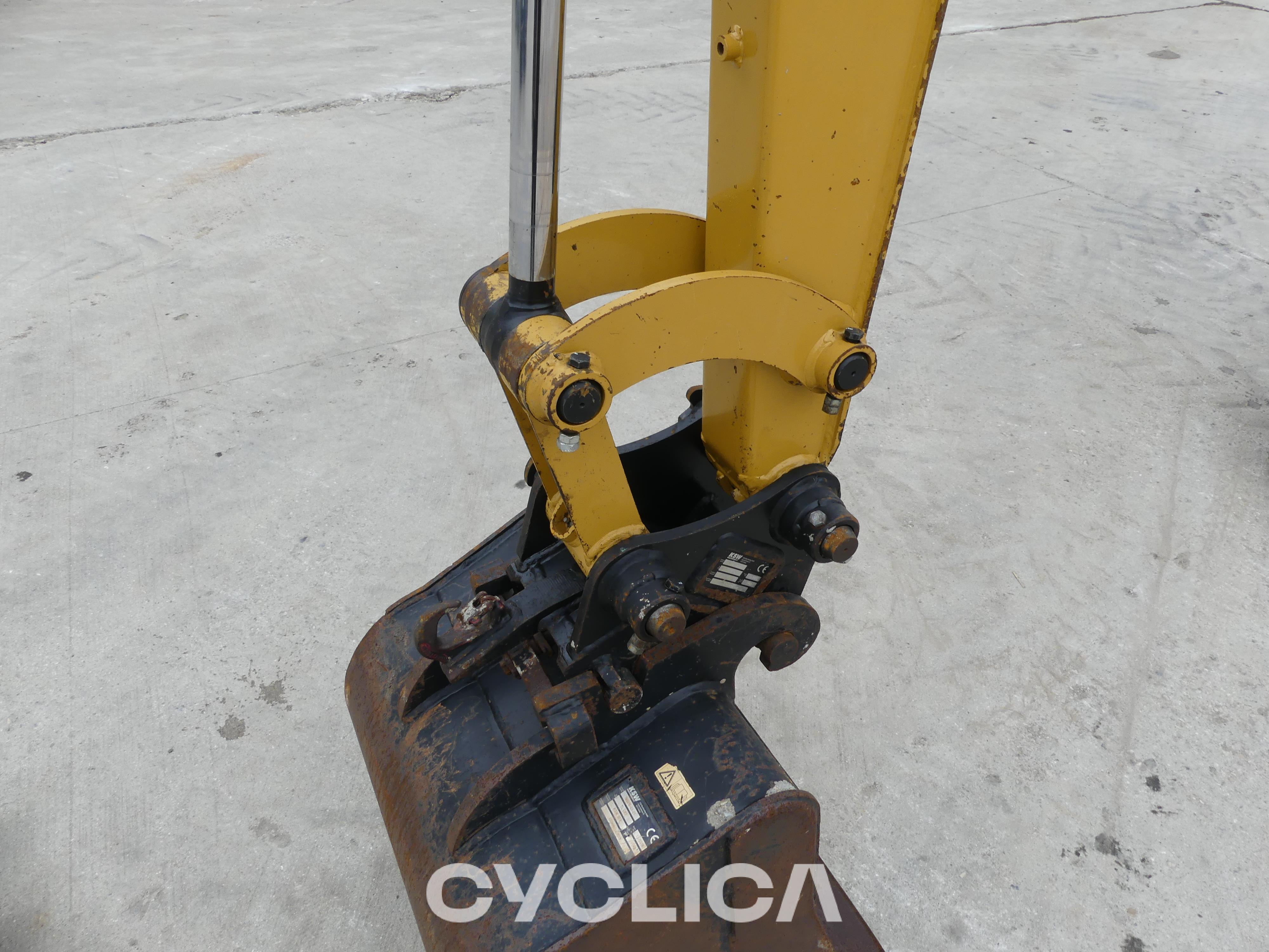 Eskavatorë me Zinxhirë  303E CR SGE00744 - 12