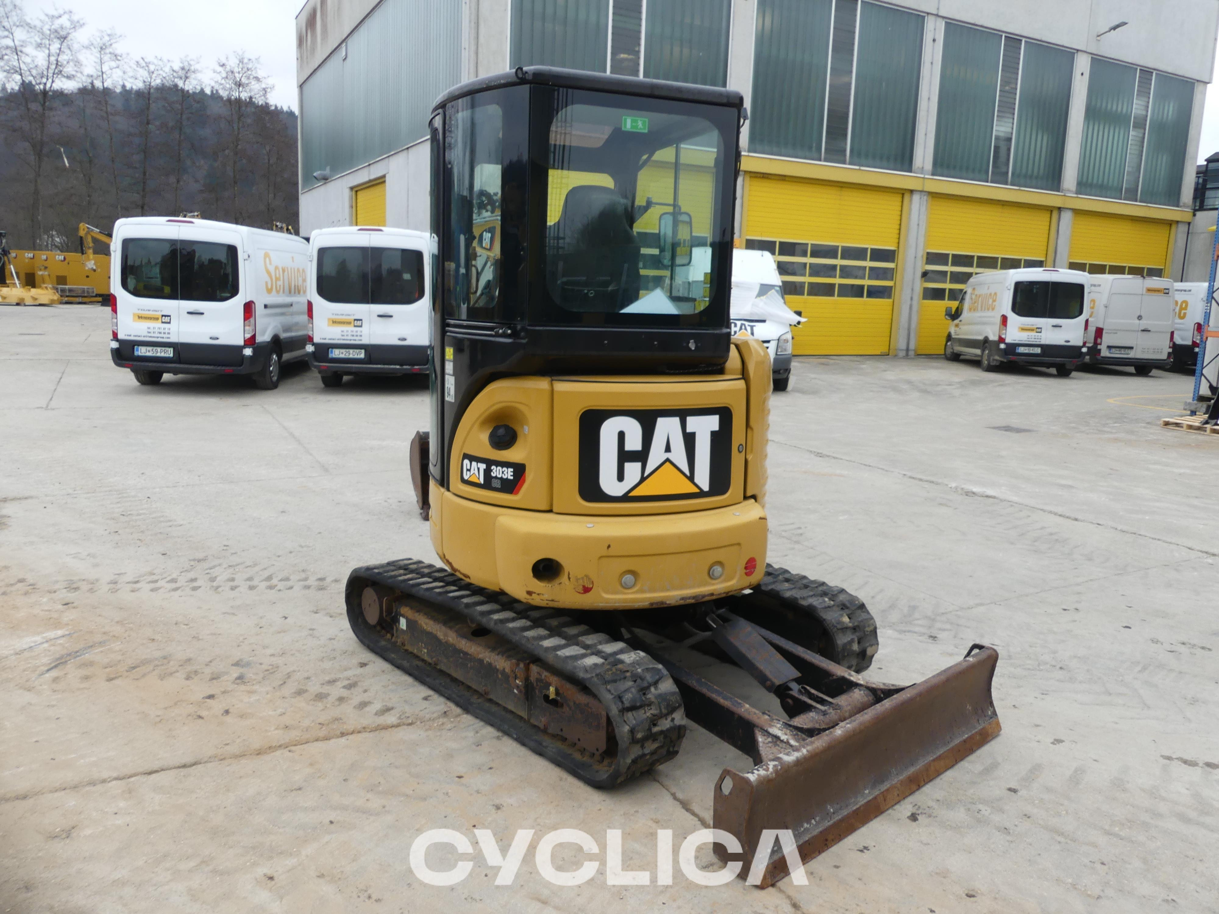 Eskavatorë me Zinxhirë  303E CR SGE00744 - 21