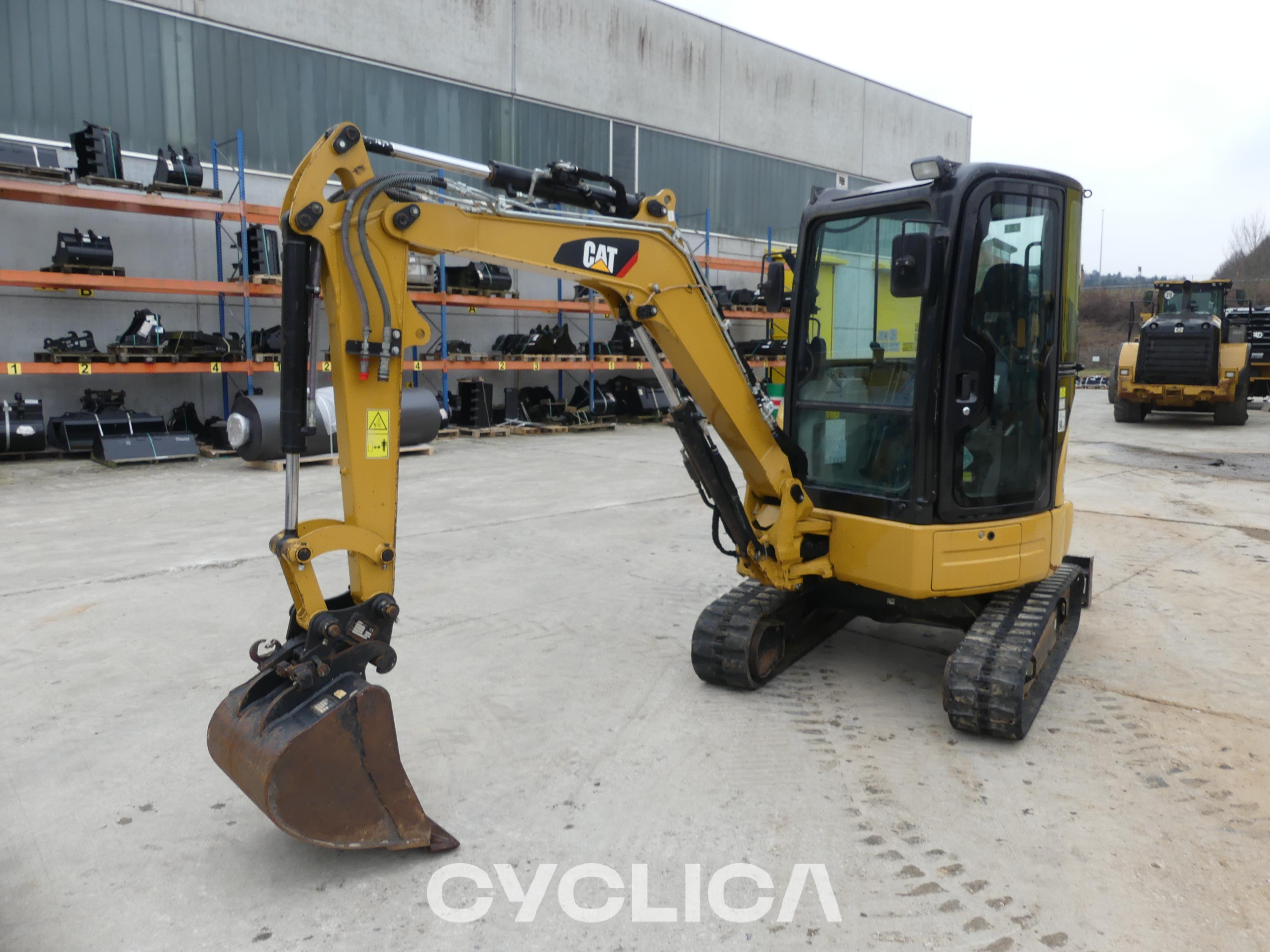 Eskavatorë me Zinxhirë  303E CR SGE00744 - 1