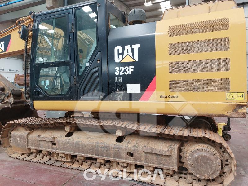 Eskavatorë me Zinxhirë  323F YEC10029 - 1