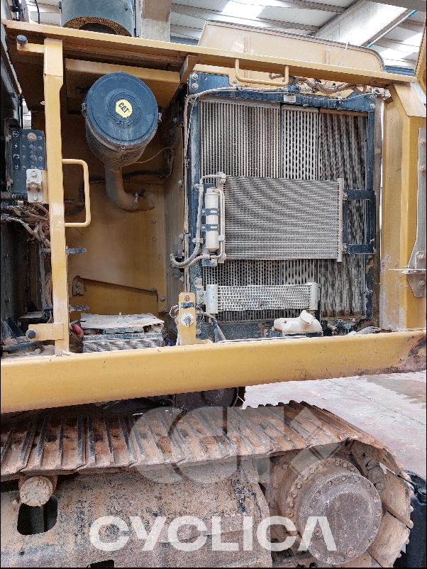 Eskavatorë me Zinxhirë  323F YEC10029 - 6