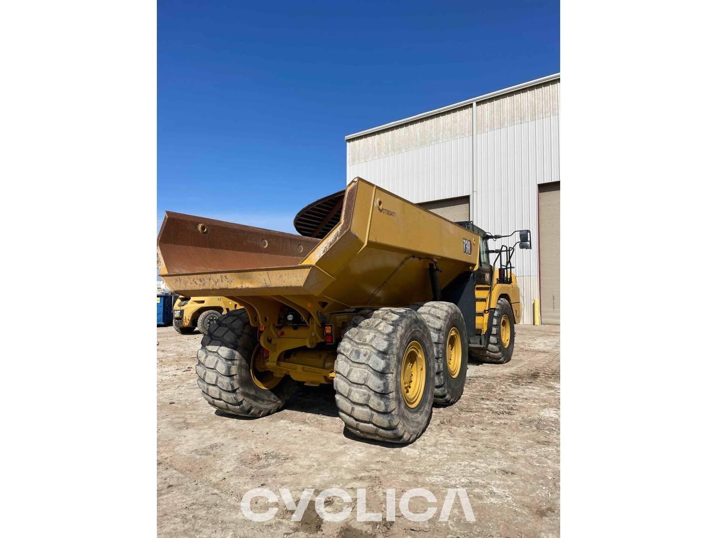 Dumpers and articulated trucks  730-04 3T303477 - 4