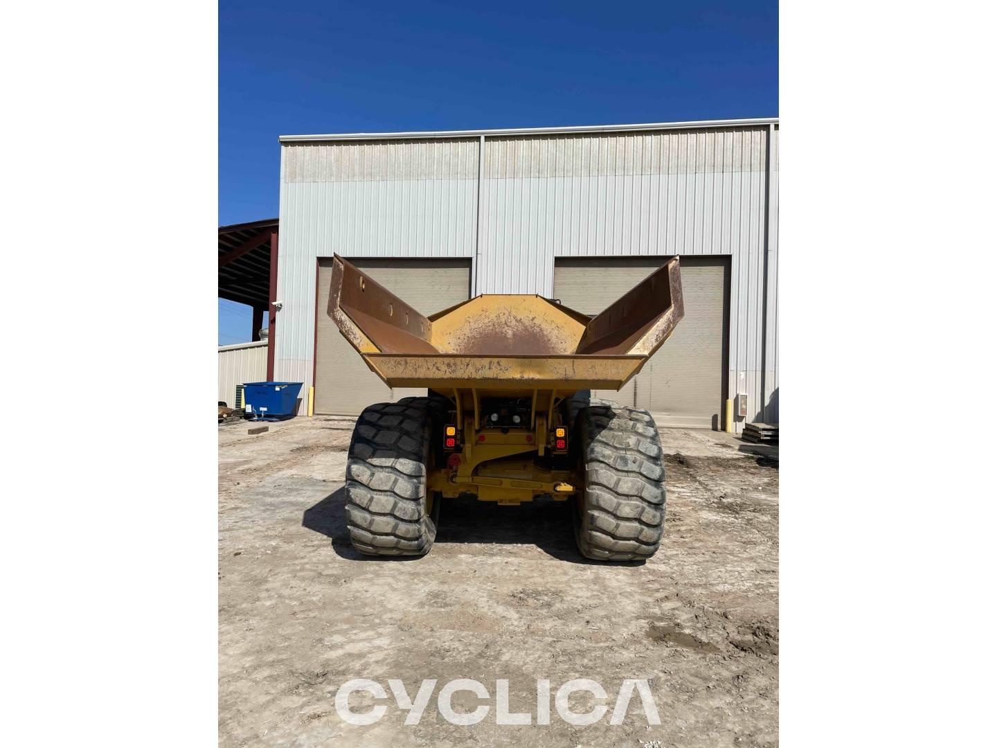 Dumpers and articulated trucks  730-04 3T303477 - 12