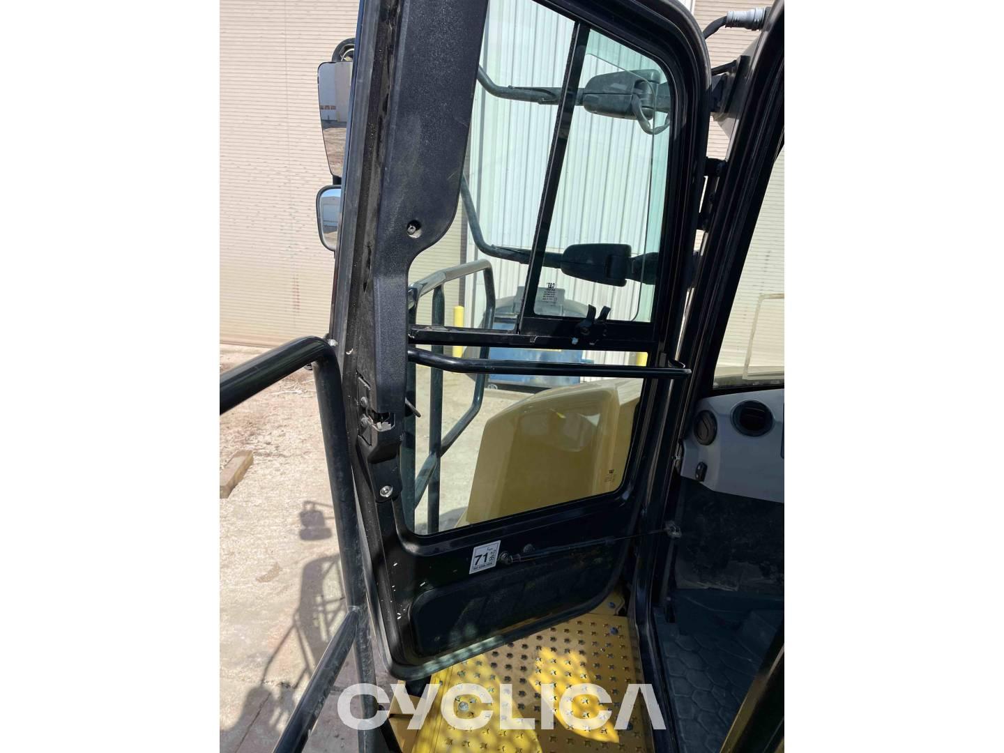 Dumpers and articulated trucks  730-04 3T303477 - 29
