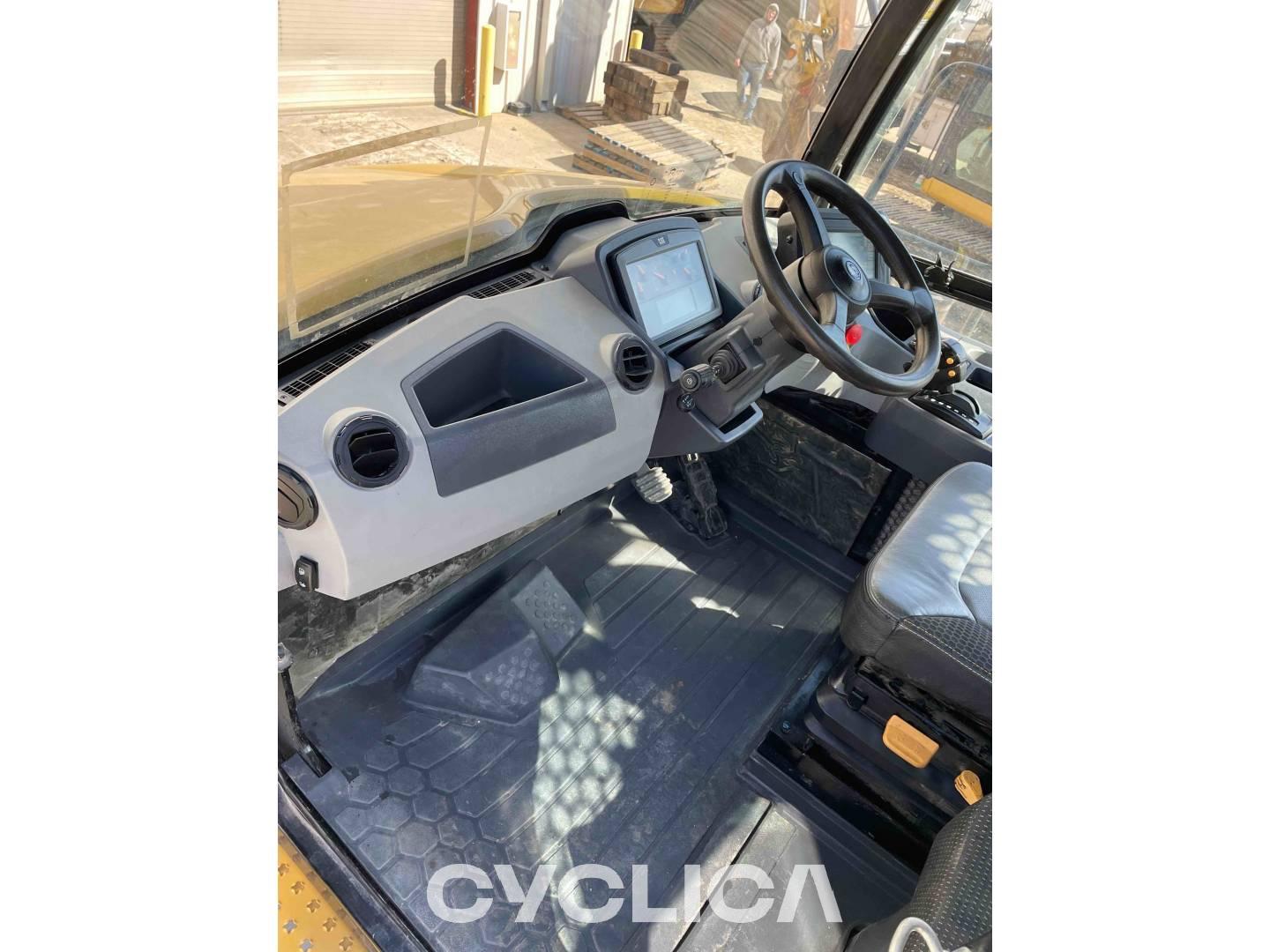 Dumpers and articulated trucks  730-04 3T303477 - 30