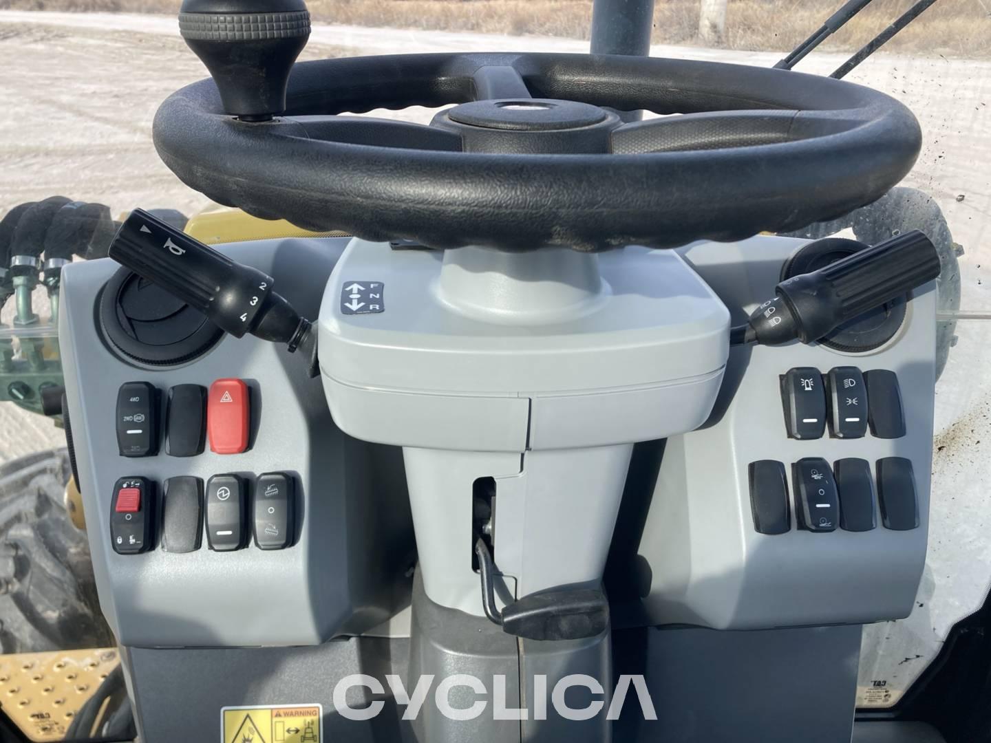 Backhoe loaders  428-07 H7D00678 - 10