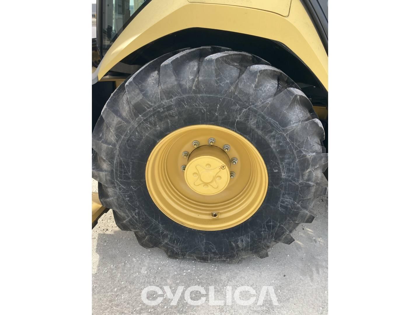 Backhoe loaders  428-07 H7D00678 - 15