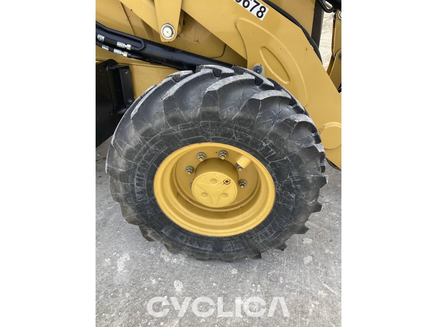 Backhoe loaders  428-07 H7D00678 - 16