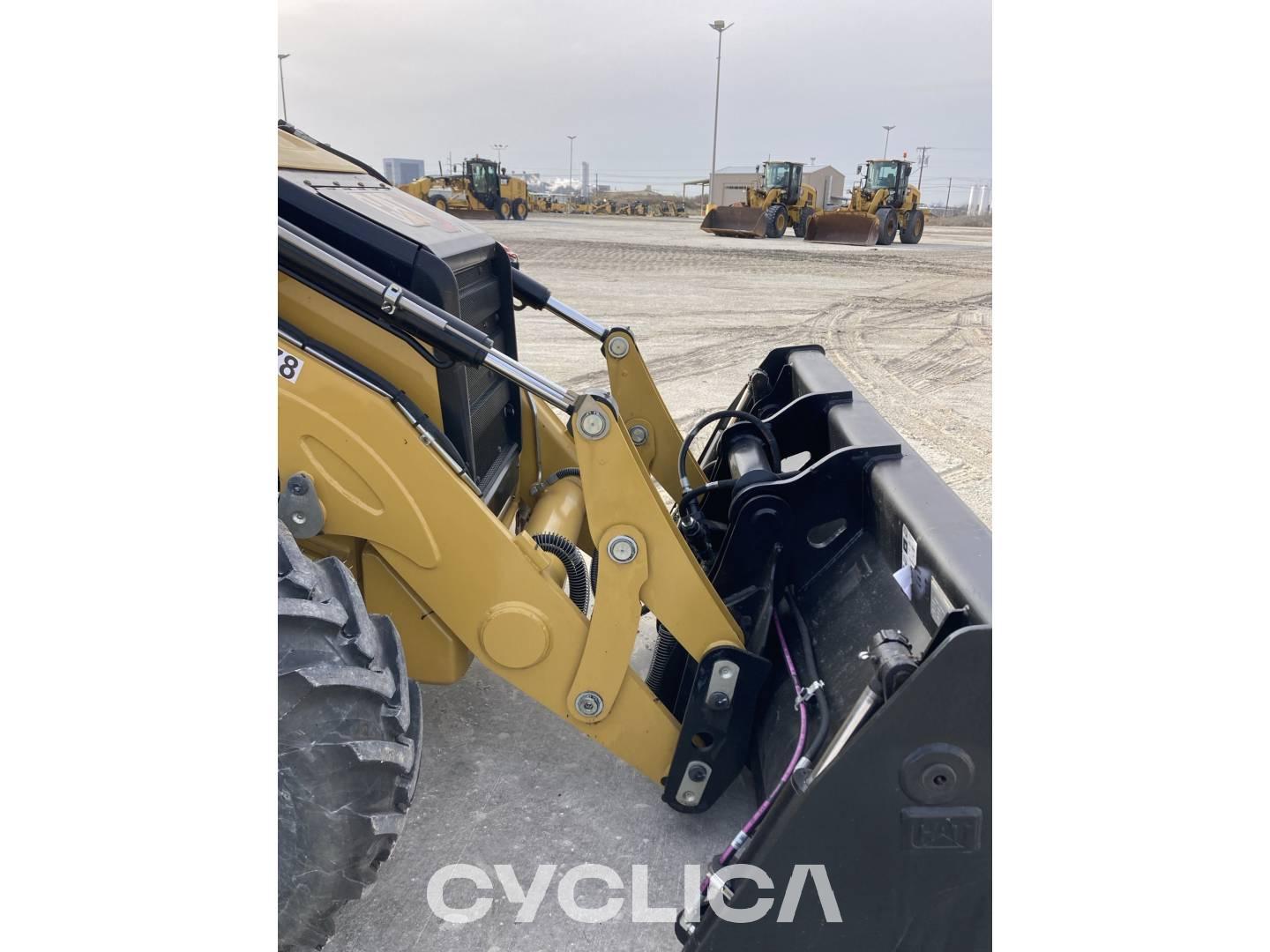 Backhoe loaders  428-07 H7D00678 - 17