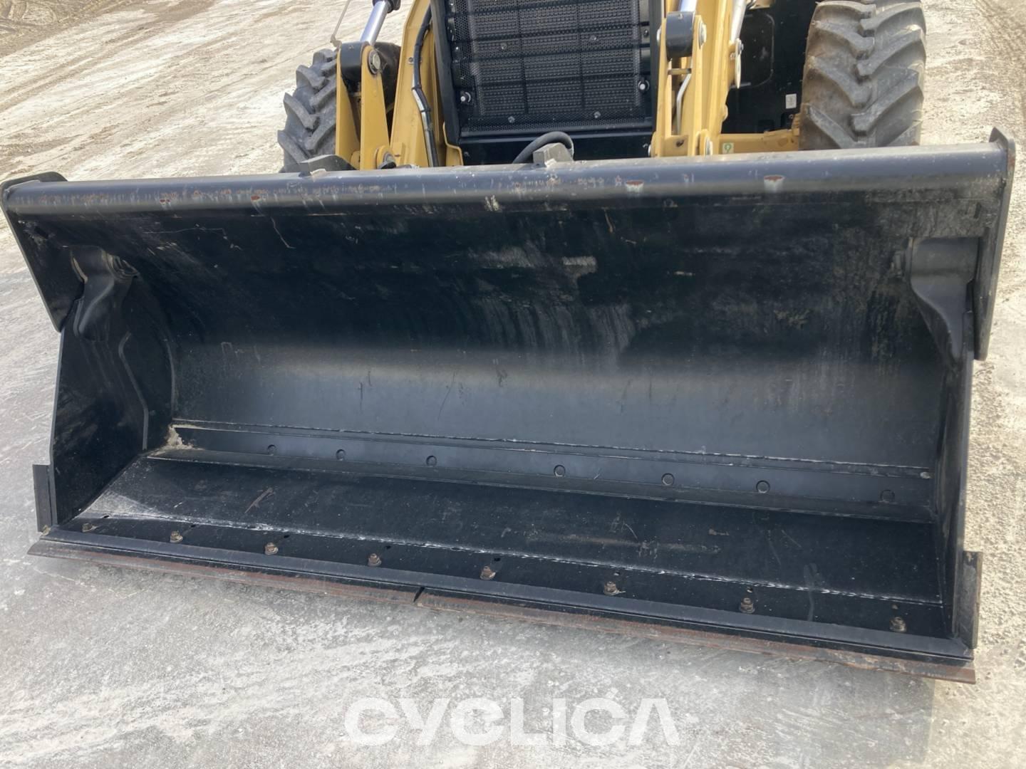 Backhoe loaders  428-07 H7D00678 - 25