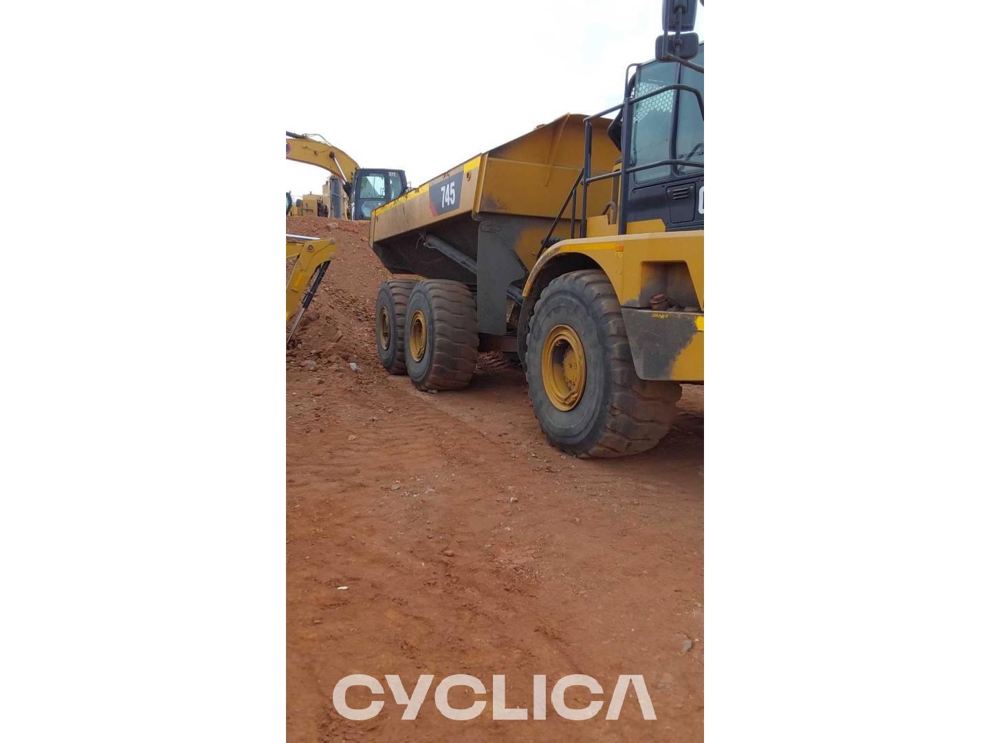 Damperi i zglobni kamioni  745 3F601418 - 2