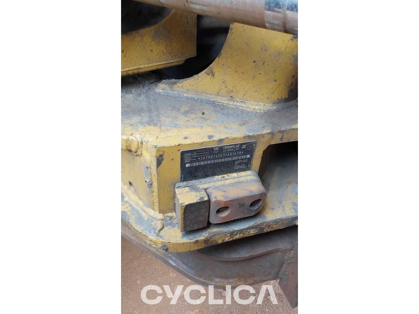 Damperi i zglobni kamioni  745 3F601418 - 6