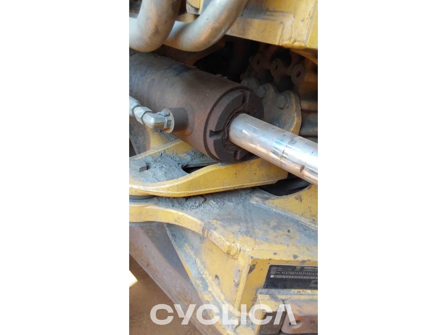 Damperi i zglobni kamioni  745 3F601418 - 23