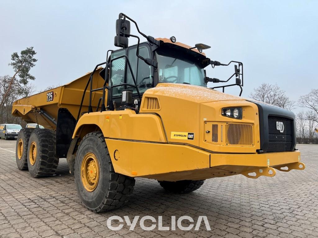 Dumpers and articulated trucks  725 3T900461 - 2