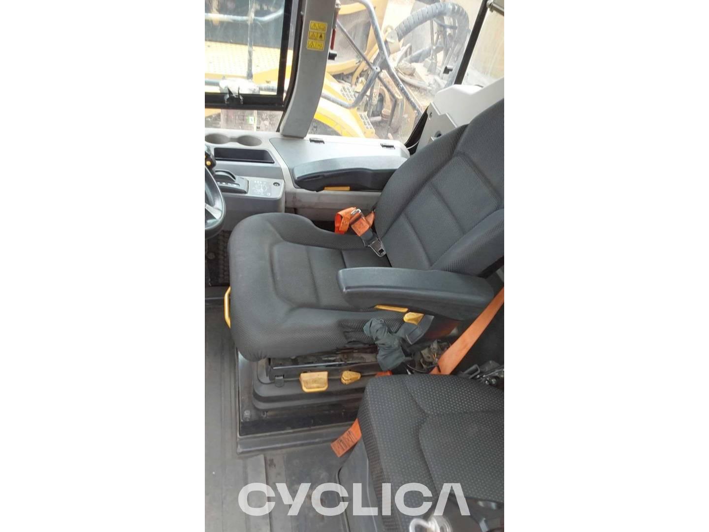 Dumpers y camiones articulados  745 3F605638 - 17