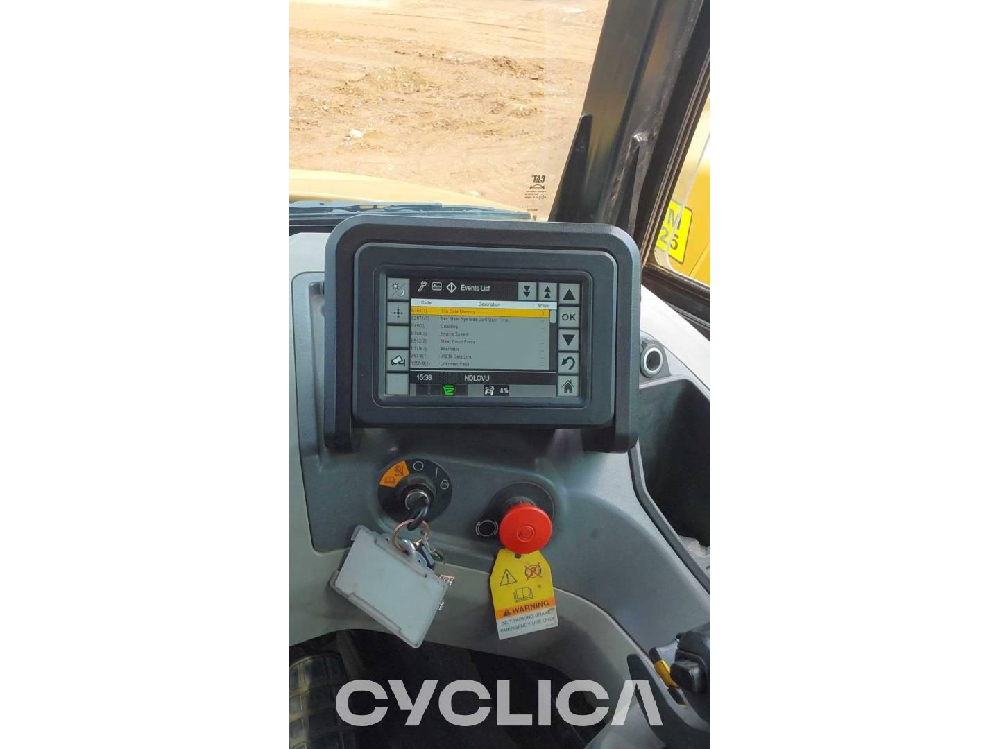 Dumpers y camiones articulados  745 3F605638 - 19