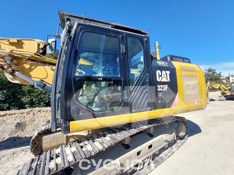 Eskavatorë me Zinxhirë  323F SA FA200### - 1